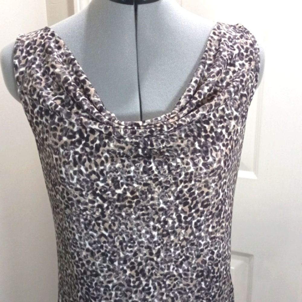 Petite Sm Sleeveless Drop Front Top